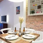 Bright Industrial Loft Center Appartamento *