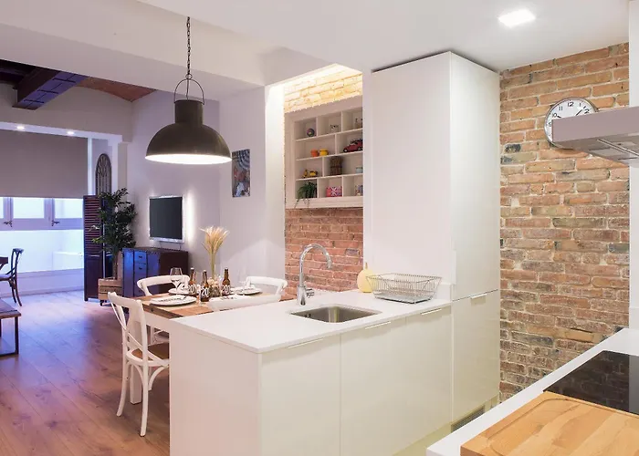 Bright Industrial Loft Center *