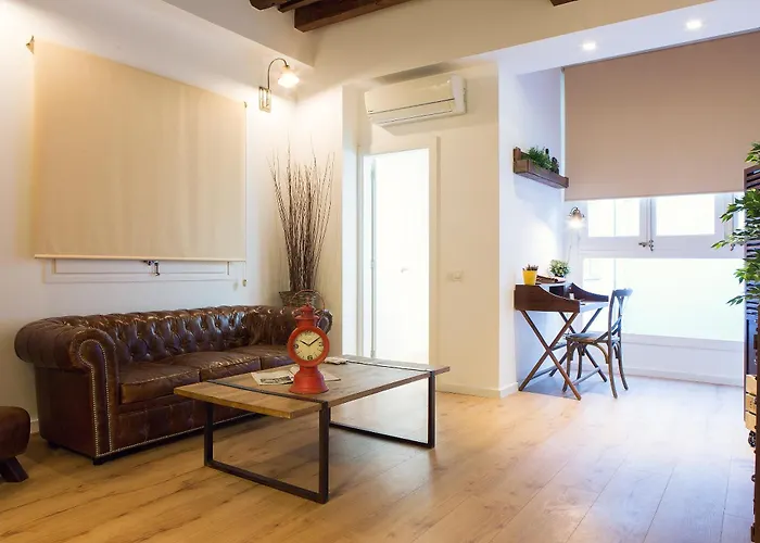 Bright Industrial Loft Center Apartamento